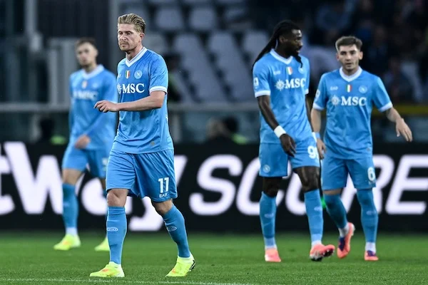 Nel Napoli forse non tutti remano nella stessa direzione. Sembra una squadra all’inizio della fine