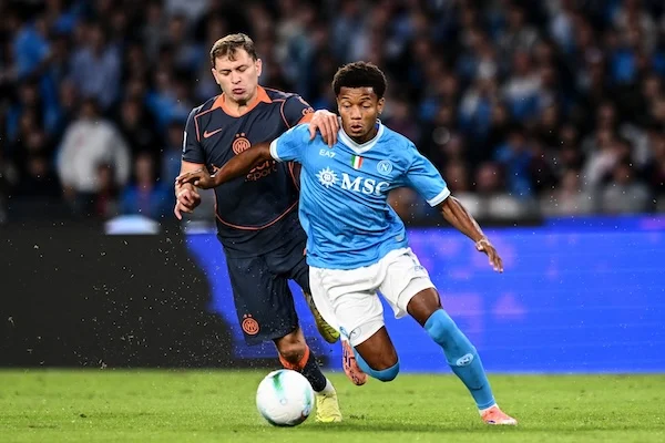 Il Napoli è cambiato, sa vincere anche in contropiede, come la cinica Inter dello scudetto di Conte (Repubblica) Il Napoli è cambiato, sa vincere anche in contropiede, come la cinica Inter dello scudetto di Conte (Repubblica)