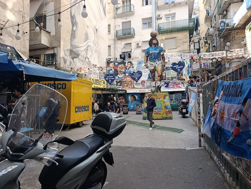 Largo Maradona, la Camera di Commercio: “Abbiamo individuato le procedure per consentire il regolare svolgimento delle attività commerciali secondo legge” Largo Maradona, la Camera di Commercio: “Abbiamo individuato le procedure per consentire il regolare svolgimento delle attività commerciali secondo legge”