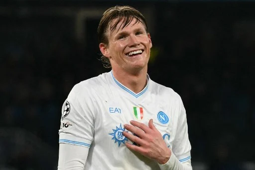C’era una volta la crisi del Napoli. Che vince anche in Champions e lotta su ogni pallone C’era una volta la crisi del Napoli. Che vince anche in Champions e lotta su ogni pallone