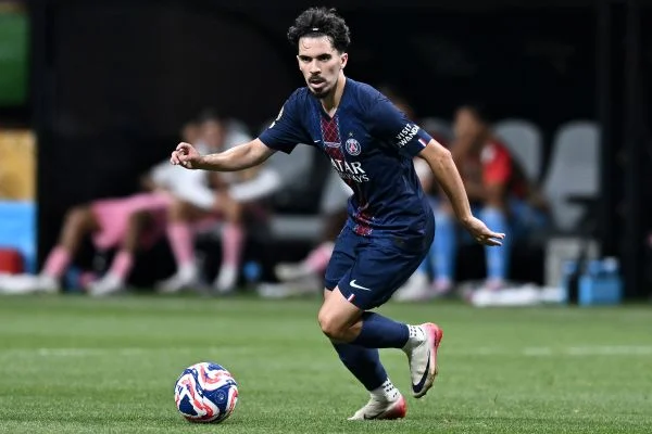 vitinha tre anni fa era un centrocampista anonimo ora 232 diventato il direttore d8217orchestra del psg l8217equipe