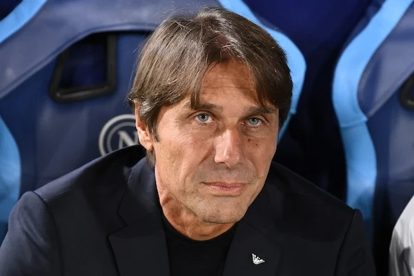 Conte continua a portarsi dietro l’etichetta di allenatore non valido per l’espatrio