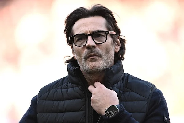 Vanoli elogia il confronto dei calciatori sotto la curva: «Importante, da uomini veri»