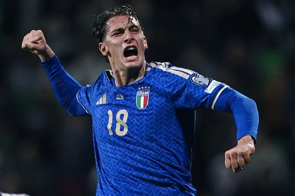 Le doppie vite di Pio Esposito e Allegri: uno predestinato e l’altro brocco per giornalisti e social. La realtà è un po’ diversa Le doppie vite di Pio Esposito e Allegri: uno predestinato e l’altro brocco per giornalisti e social. La realtà è un po’ diversa