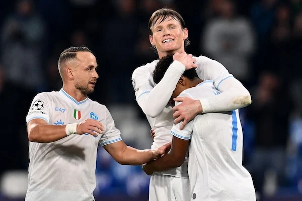 del magnifico centrocampo del napoli sono rimasti solo mctominay e lobotka da Ilnapolista.it del magnifico centrocampo del napoli sono rimasti solo mctominay e lobotka