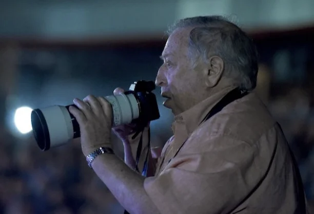 Neil Leifer: a 16 anni allo Yankee Stadium, senza accredito, spingendo una carrozzella: la sua prima foto finì su Sports Illustrated