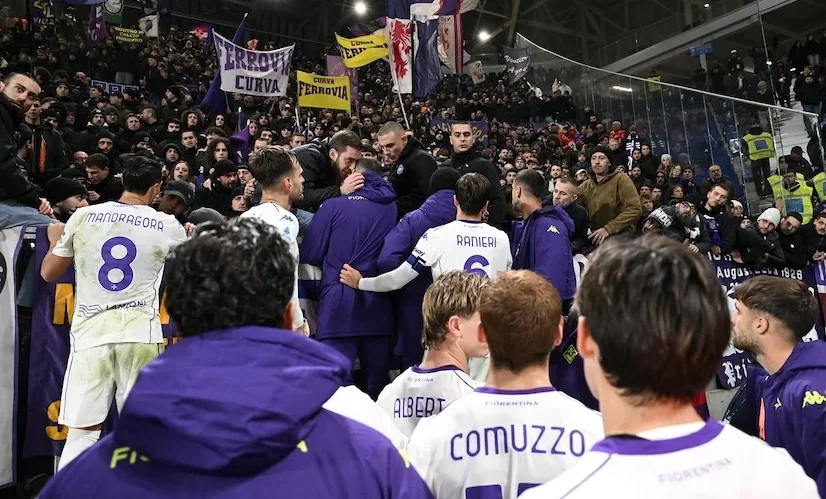 Fiorentina, sempre peggio: le mogli dei calciatori minacciate dai tifosi sui social (CorSera) Fiorentina, sempre peggio: le mogli dei calciatori minacciate dai tifosi sui social (CorSera)