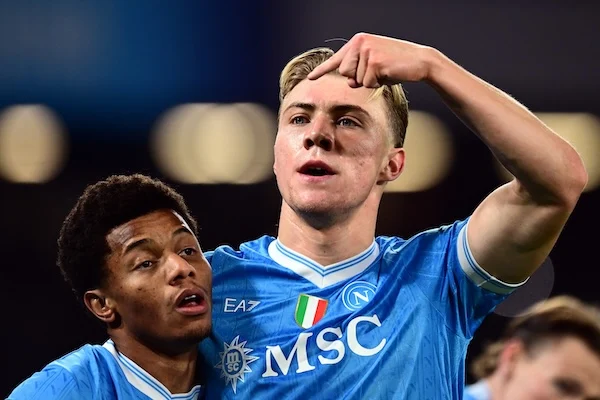 Il Napoli incerottato liquida la pratica Juventus col minimo sforzo, oggi è troppo ampio il divario tra le due squadre