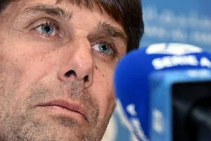 conte Napoli Pagelle Conte in conferenza
