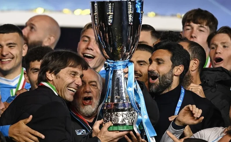 De Laurentiis e Conte, la Napoli antipatica che vince, sferra calci e si fa rispettare