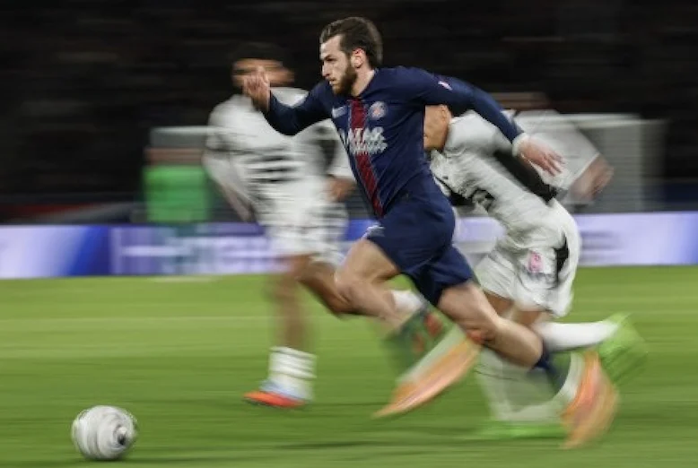 Kvaratskhelia risponde con una doppietta alle critiche de L’Equipe Kvaratskhelia risponde con una doppietta alle critiche de L’Equipe