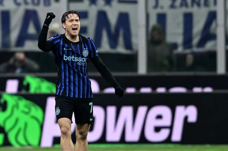 L’Inter passeggia contro la Cremonese, 2 0 e va a +9 sul Napoli L’Inter passeggia contro la Cremonese, 2 0 e va a +9 sul Napoli