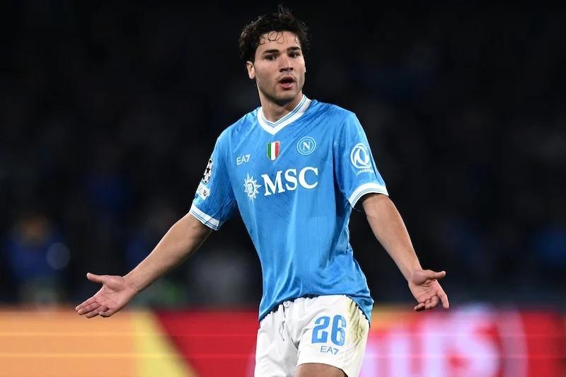 Vergara è il ritratto della vera napoletanità: tigna, pazienza, sopportazione, se l’è creata la sua chance Vergara è il ritratto della vera napoletanità: tigna, pazienza, sopportazione, se l’è creata la sua chance