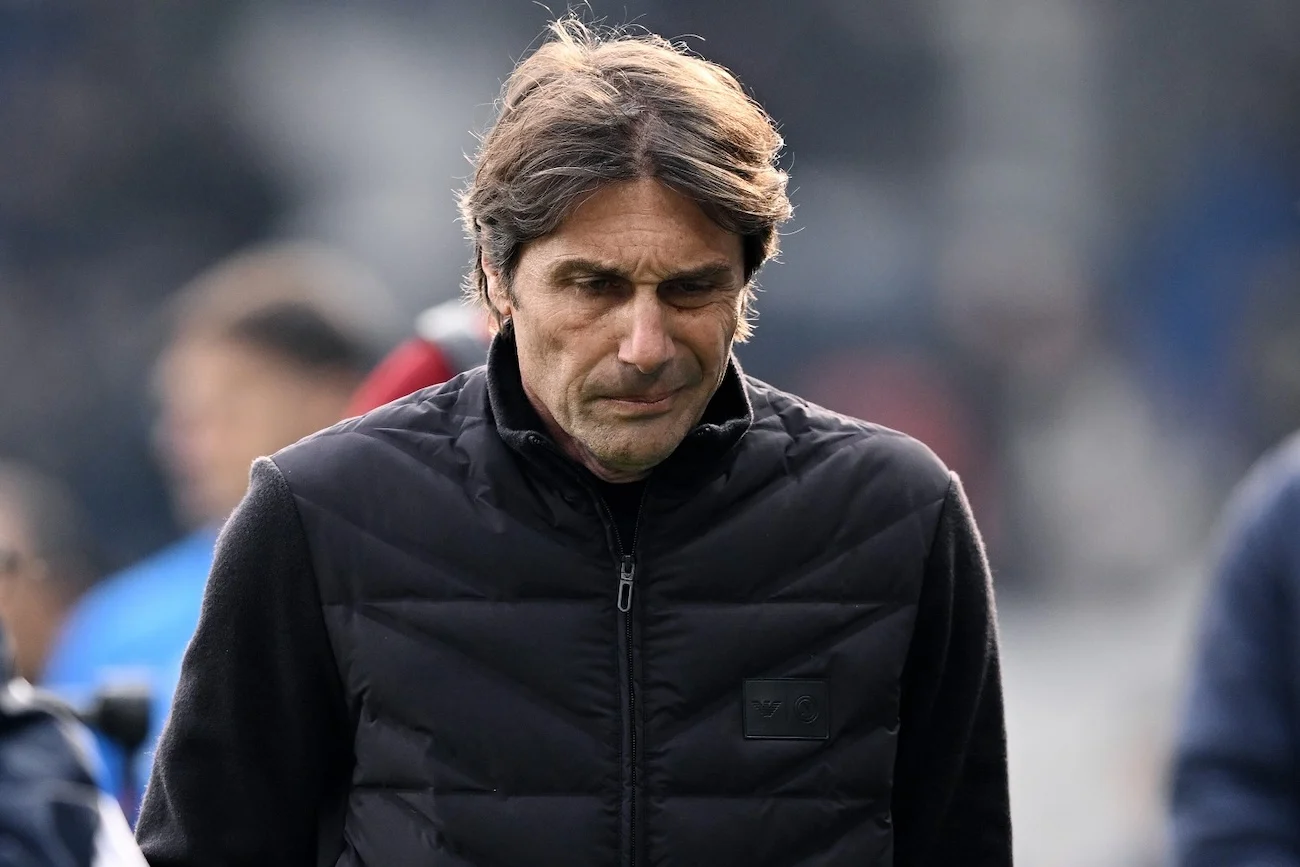 Conte ha chiesto chiarimenti a Chiffi nello spogliatoio, poi ha deciso di non parlare (Corsport) Conte ha chiesto chiarimenti a Chiffi nello spogliatoio, poi ha deciso di non parlare (Corsport)