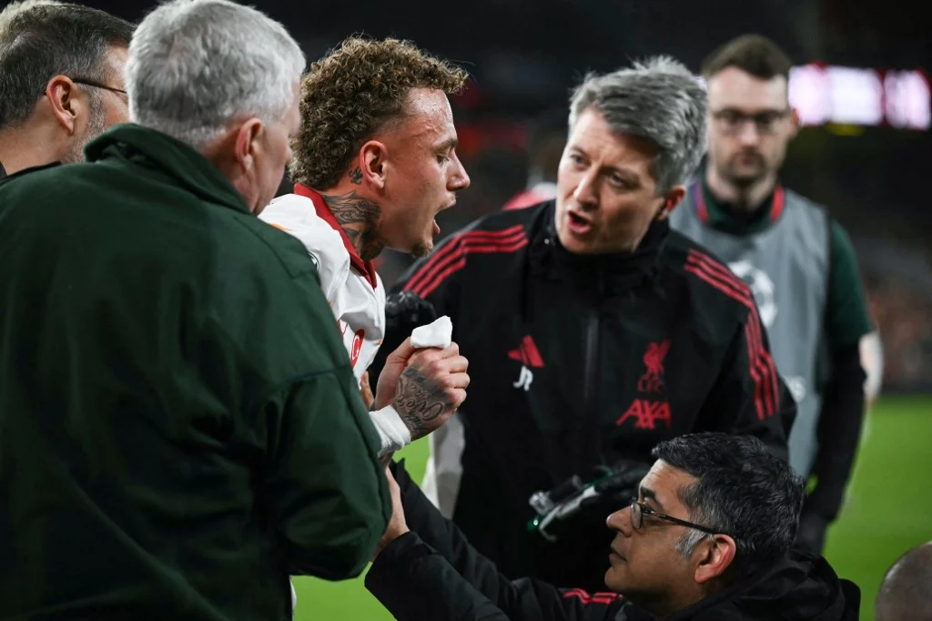 Per i media turchi, Noa Lang ha avuto il dito amputato (e il Galatasaray ritiene la Uefa responsabile)