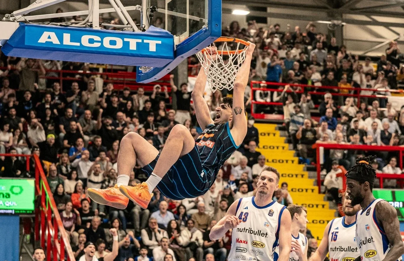 Caruso, capitano Napoli Basket: “Repesa ci ha messi sotto, ora possiamo crescere” Caruso, capitano Napoli Basket: “Repesa ci ha messi sotto, ora possiamo crescere”