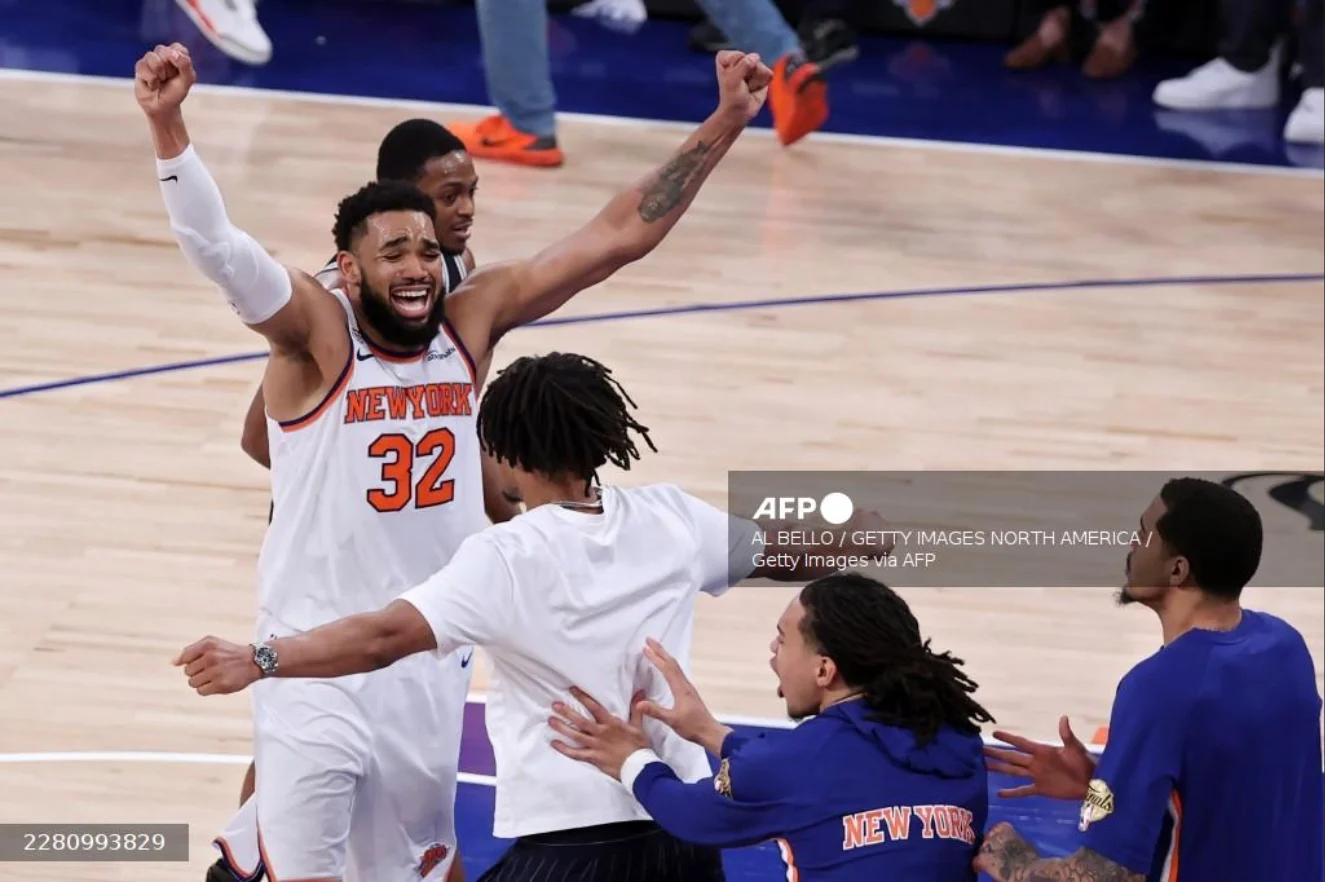 miracolo a new york i knicks rimontano 29 punti e battono gli spurs ora sono ad una vittoria dal titolo da Ilnapolista.it miracolo a new york i knicks rimontano 29 punti e battono gli spurs ora sono ad una vittoria dal titolo