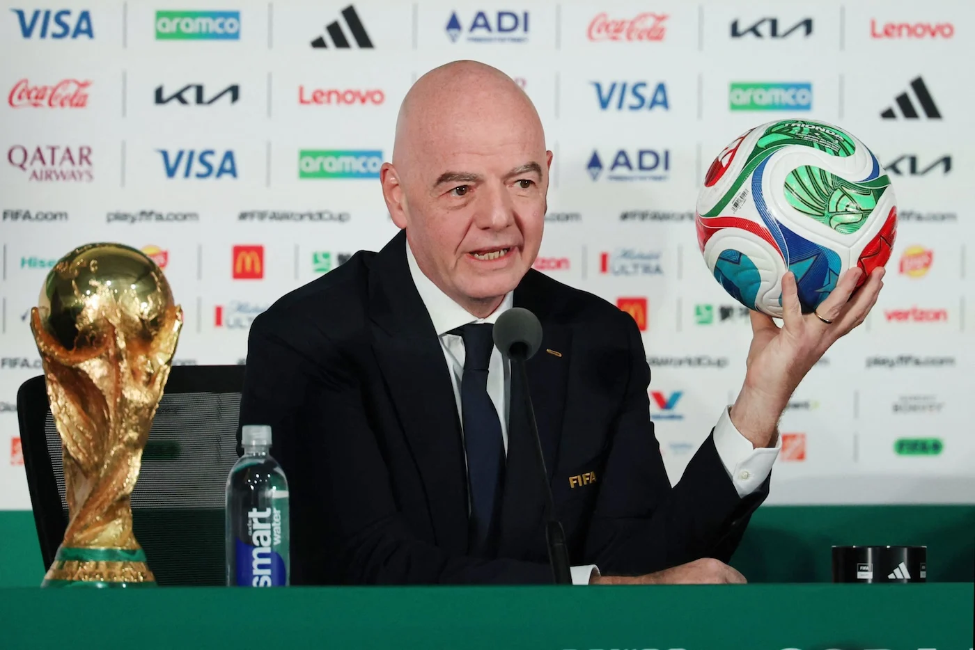 The light side of Infantino il presunto cattivo: “C’è una verità per il capitale e una per i giornali”