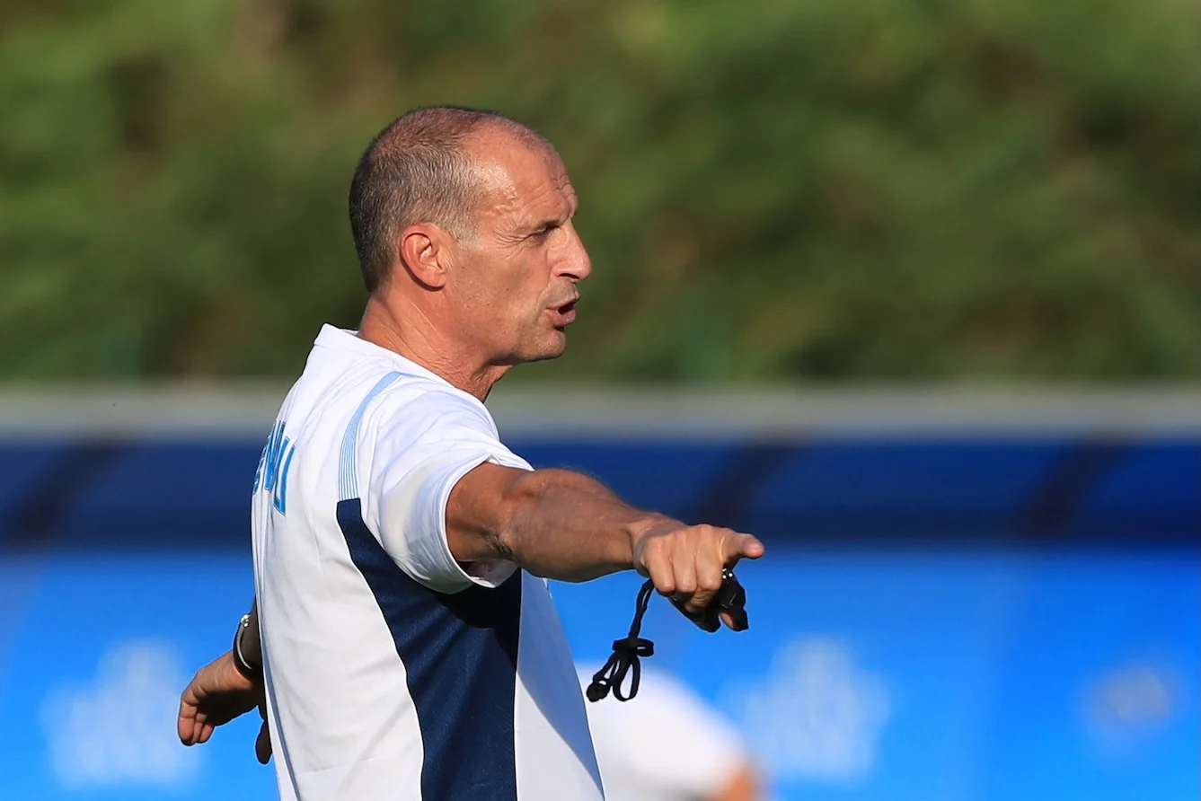 tre giorni di ritiro e allegri sembra il marziano sbarcato a dimaro da Ilnapolista.it tre giorni di ritiro e allegri sembra il marziano sbarcato a dimaro