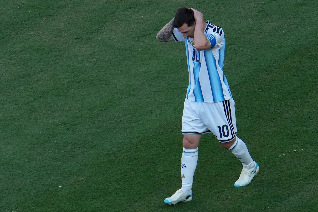 maradona se ne and242 male dall8217argentina messi come federer e nadal si ritira vincendo da Ilnapolista.it maradona se ne and242 male dall8217argentina messi come federer e nadal si ritira vincendo