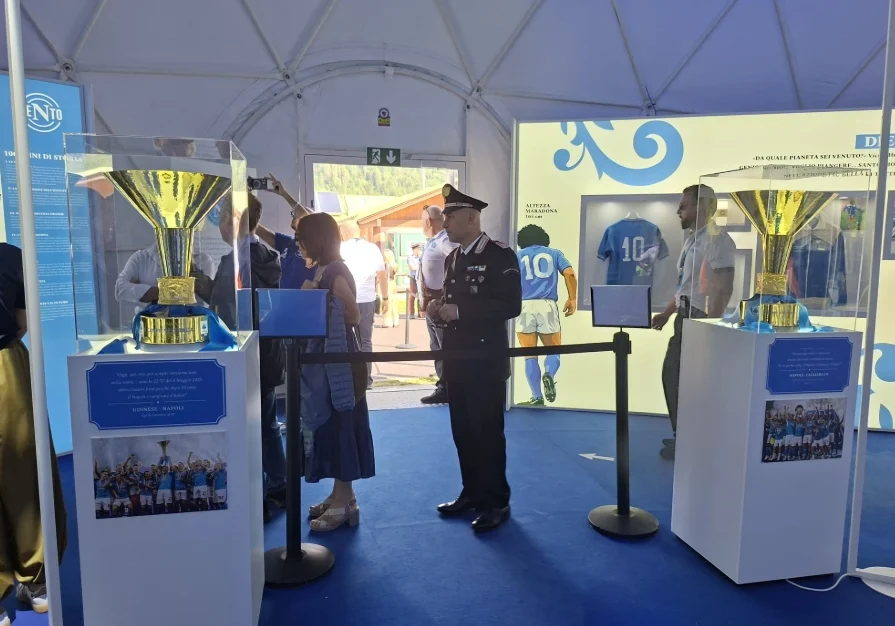 dimaro inaugurato il museo del centenario del napoli in mostra trofei e protagonisti azzurri da Ilnapolista.it dimaro inaugurato il museo del centenario del napoli in mostra trofei e protagonisti azzurri