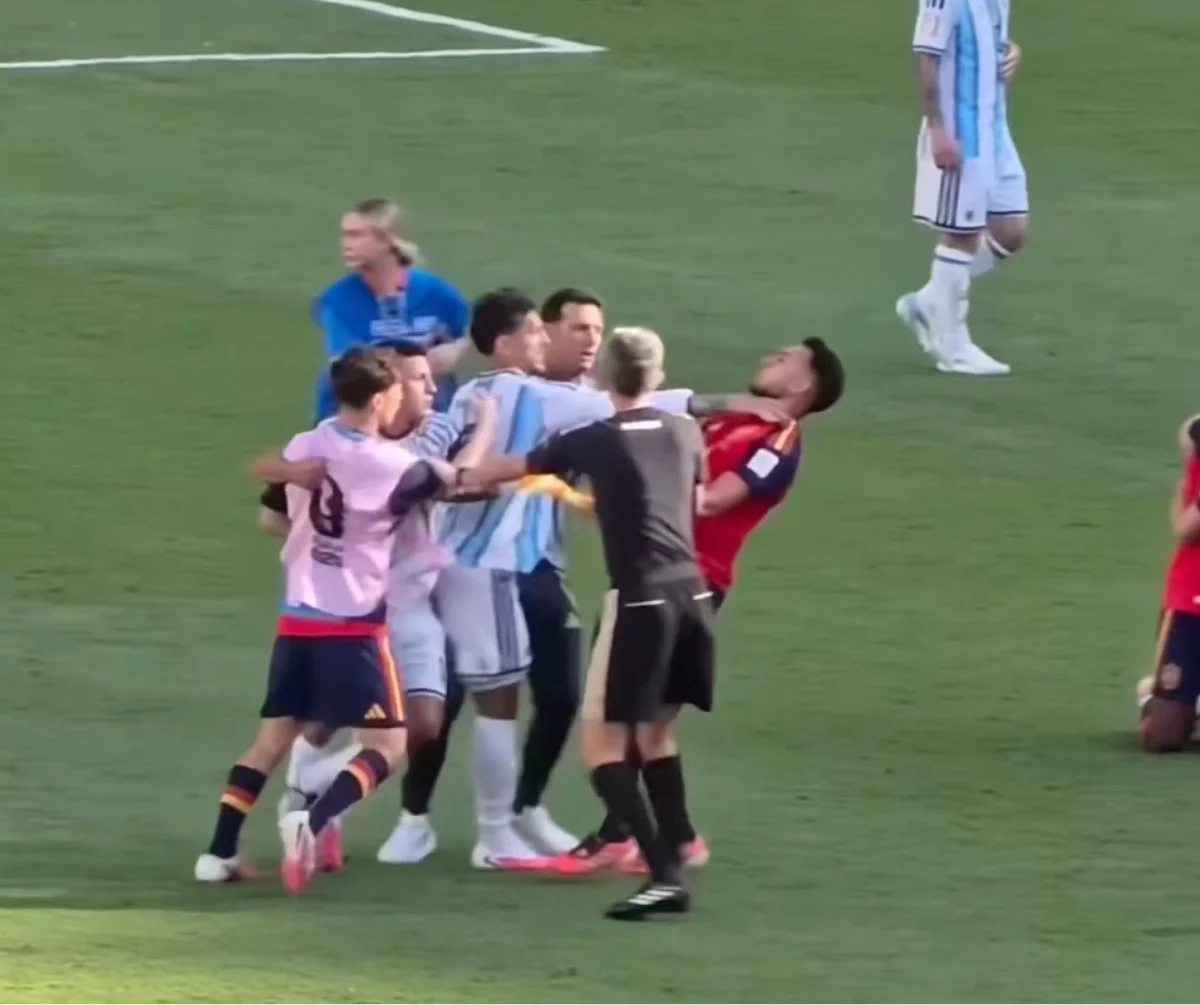 la fifa indaga sulla rissa in finale paredes e molina rischiano lo stop e l8217argentina pu242 pagare come nazionale da Ilnapolista.it la fifa indaga sulla rissa in finale paredes e molina rischiano lo stop e l8217argentina pu242 pagare come nazionale