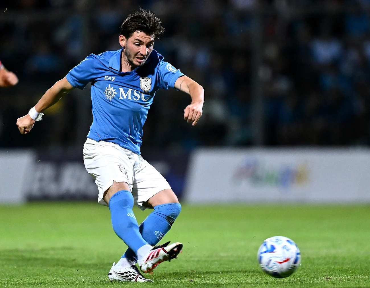 Napoli, Allegri vuole provare Gilmour contro l’Aris Salonicco. Fiducia a Rafa Marin