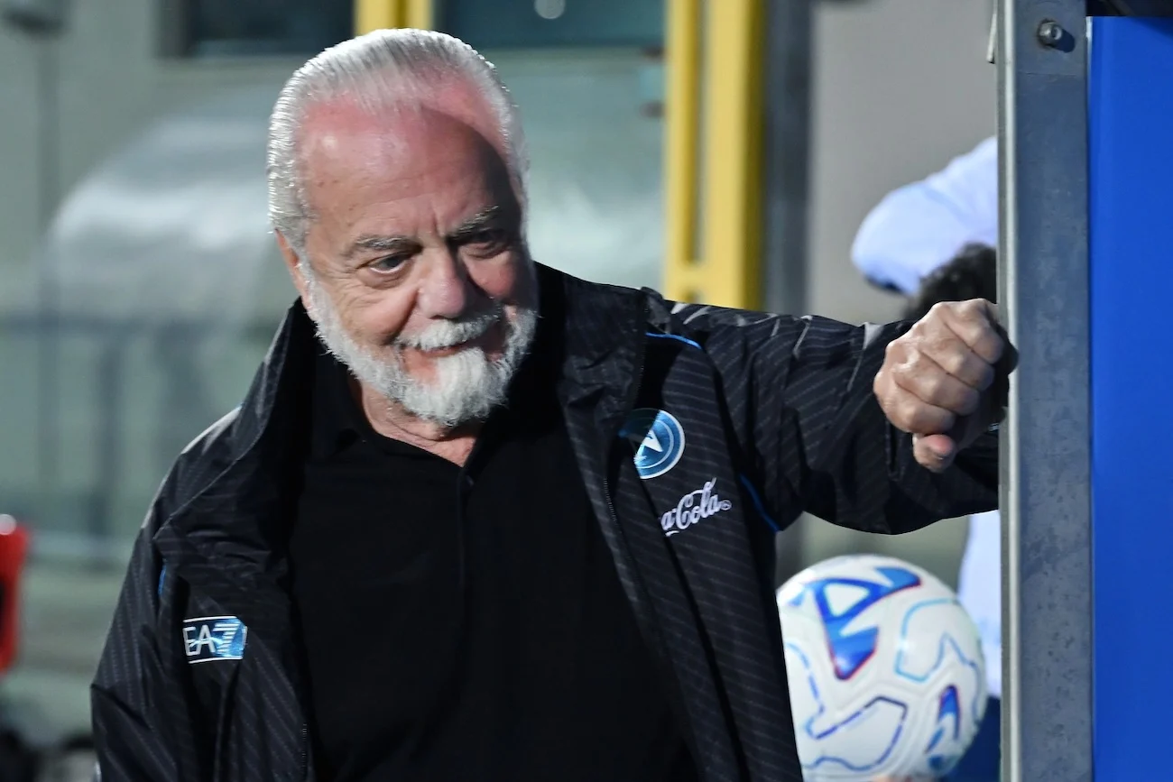 De Laurentiis lasci la panchina e torni in tribuna, prima che glielo chieda Allegri. L’assenza di Chiavelli (Corbo)