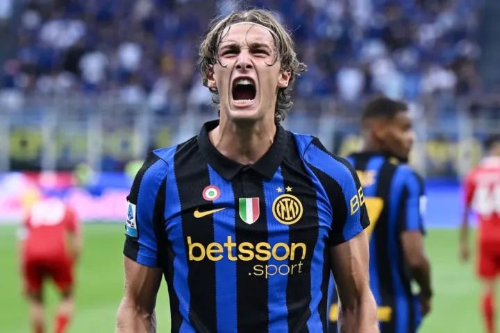 Pio Esposito esulta dopo un gol con l'Inter
