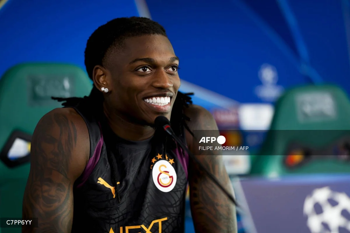 leao punge il milan ringrazio il galatasaray per tutto l8217impegno che hanno messo nel trasferimento da Ilnapolista.it leao punge il milan ringrazio il galatasaray per tutto l8217impegno che hanno messo nel trasferimento