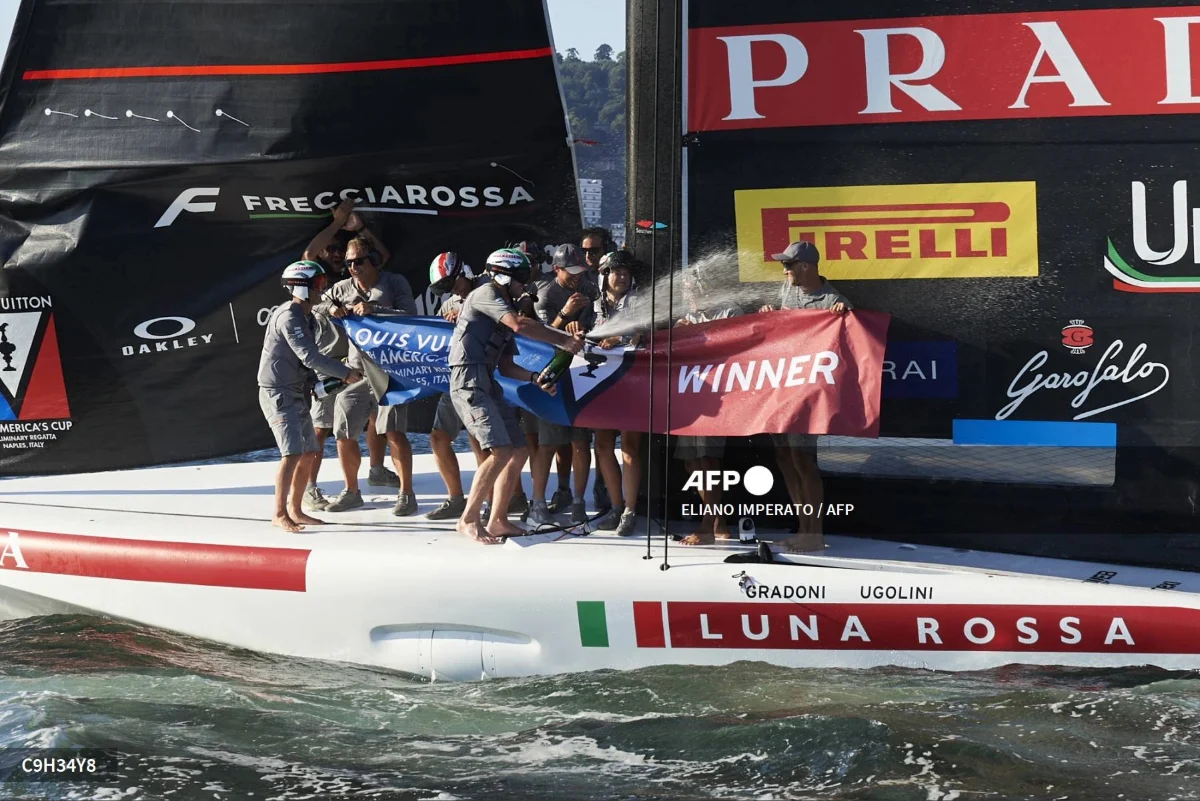 napoli capitale della vela luna rossa vince la regata preliminare dell8217america8217s cup da Ilnapolista.it napoli capitale della vela luna rossa vince la regata preliminare dell8217america8217s cup