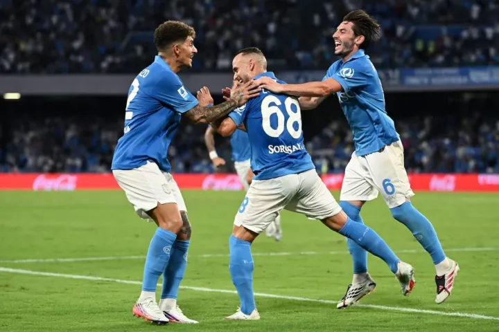 Lobotka Di Lorenzo e Gilmour esultano per il gol del Napoli