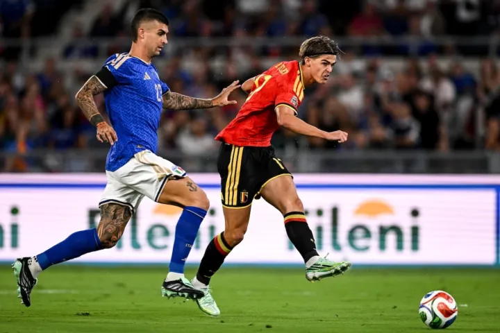 De Ketelaere e Mancini durante Italia-Belgio