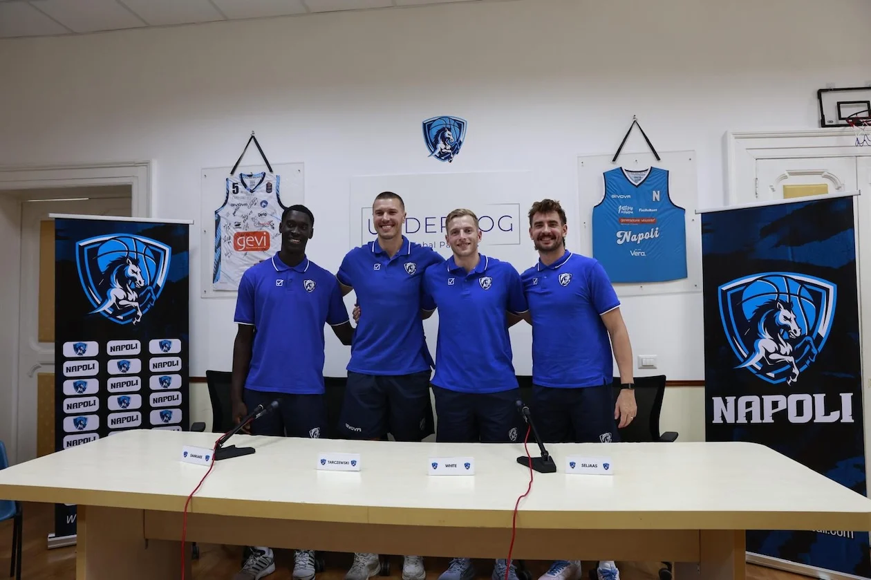 napoli basket giornata di presentazione per tarczewski seljaas white e sankare da Ilnapolista.it napoli basket giornata di presentazione per tarczewski seljaas white e sankare