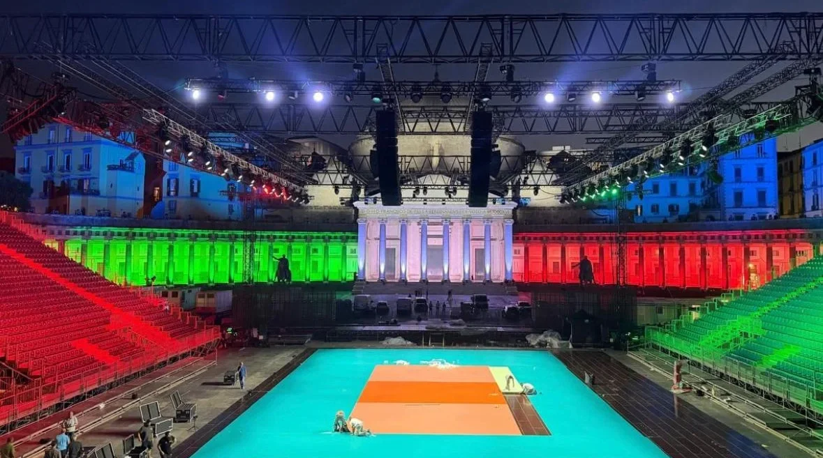 gli europei di volley a napoli senza palazzetti e metro il campo a piazza del plebiscito 232 maquillage istituzionale da Ilnapolista.it gli europei di volley a napoli senza palazzetti e metro il campo a piazza del plebiscito 232 maquillage istituzionale