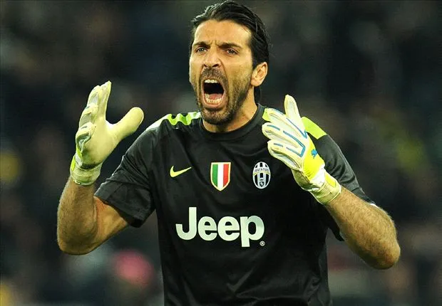 Buffon spegne le ultime speranze Champions del Napoli Buffon spegne le ultime speranze Champions del Napoli