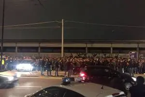 Duemila tifosi del Napoli a Capodichino per accogliere gli azzurri item-thumbnail