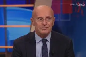 Elogio di Arrigo Sacchi e del salotto di Mediaset Premium: si parla di calcio (incredibile!) item-thumbnail