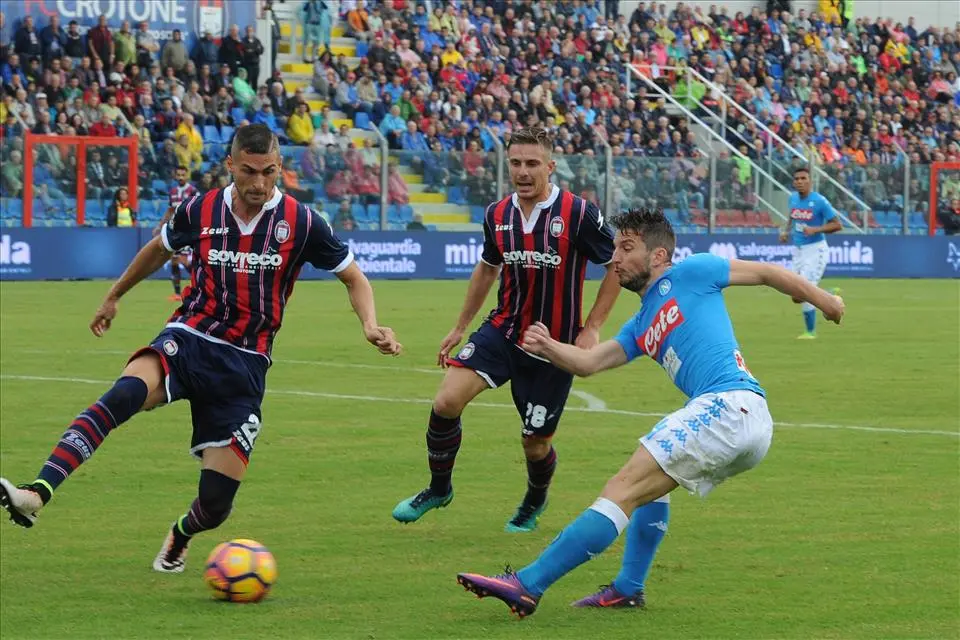 Il buono di Crotone servirà stasera contro l’Empoli (maglia sudata a Mertens) Il buono di Crotone servirà stasera contro l’Empoli (maglia sudata a Mertens)