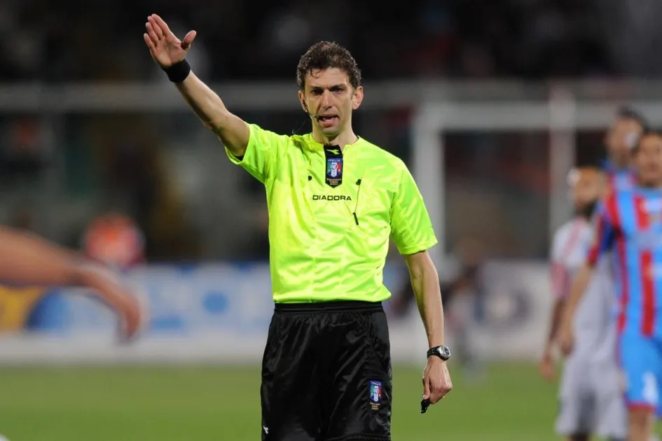 Gli arbitri e le big. Con Tagliavento, la Juventus vince di meno (con Rocchi di più). Il Napoli spera in Valeri Gli arbitri e le big. Con Tagliavento, la Juventus vince di meno (con Rocchi di più). Il Napoli spera in Valeri