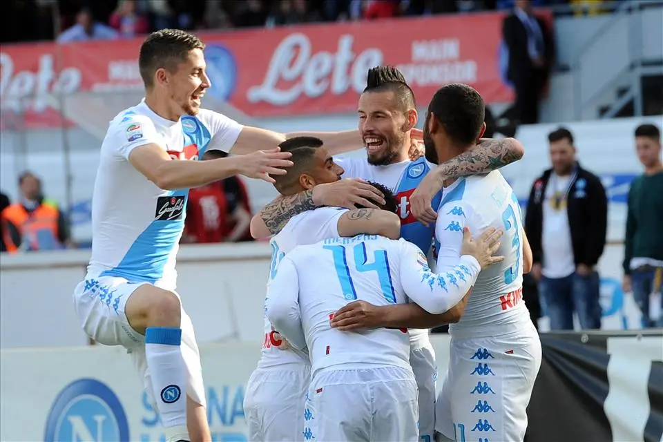 Cosa manca al Napoli per vincere? Gli aiutini del Palazzo Cosa manca al Napoli per vincere? Gli aiutini del Palazzo