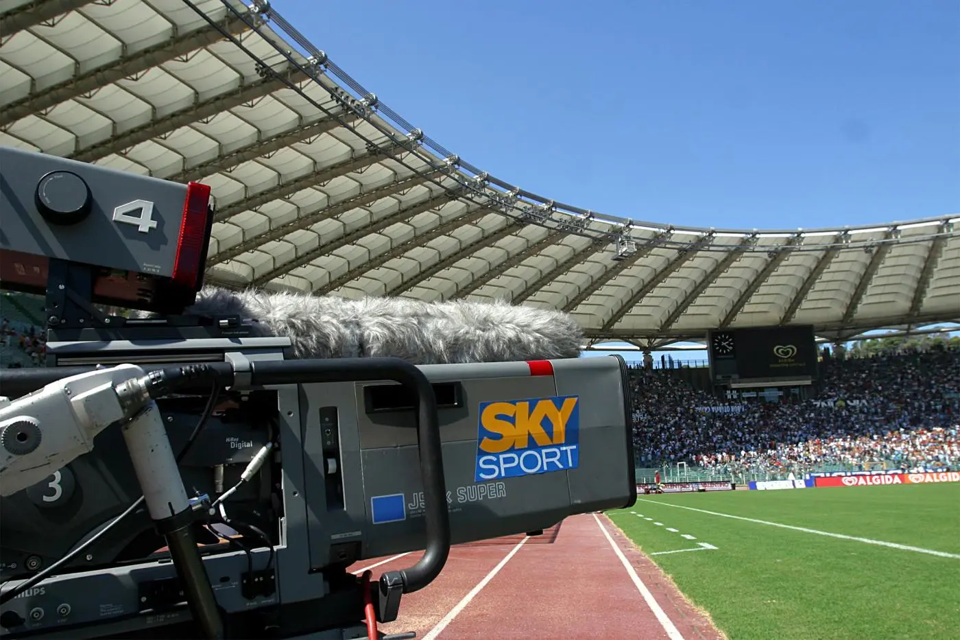 Diritti tv, De Laurentiis nella commissione per l’offerta Cvc (Sky potrebbe allontanarsi) Diritti tv, De Laurentiis nella commissione per l’offerta Cvc (Sky potrebbe allontanarsi)