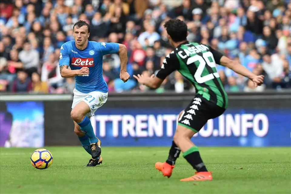 Due piccoli cali dicono che il Napoli di Sarri è ancora perfettibile Due piccoli cali dicono che il Napoli di Sarri è ancora perfettibile
