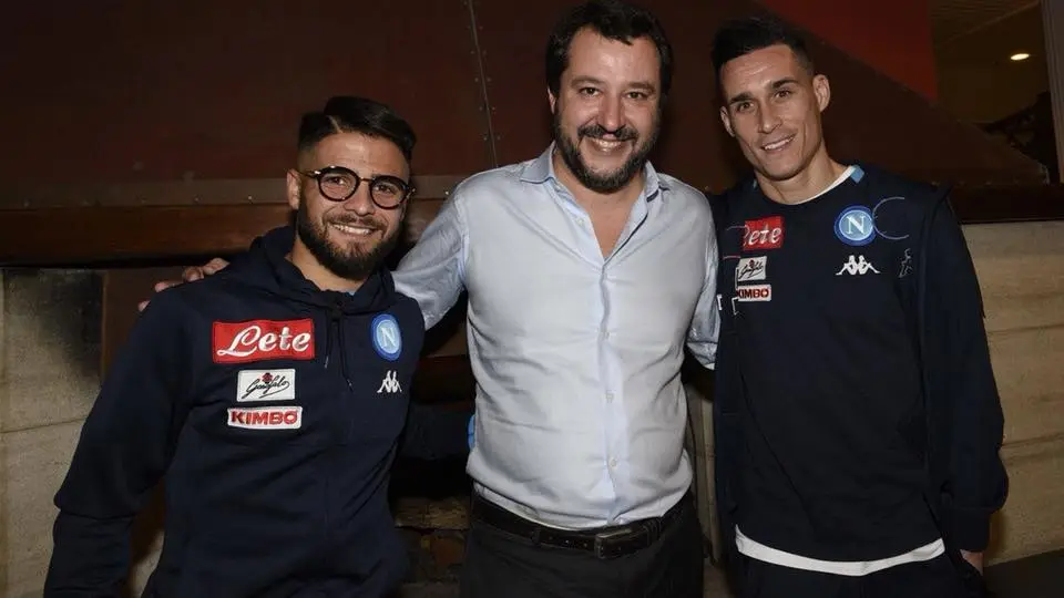 Il Napoli su Salvini: «Non abbiamo accettato le sue scuse per le parole contro i napoletani» Il Napoli su Salvini: «Non abbiamo accettato le sue scuse per le parole contro i napoletani»
