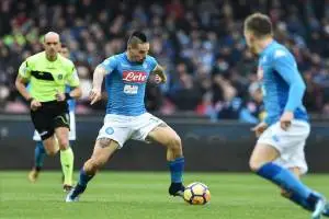 Poveri figli di Hamsik in tribuna Nisida, hanno sentito di tutto sulla nonna item-thumbnail