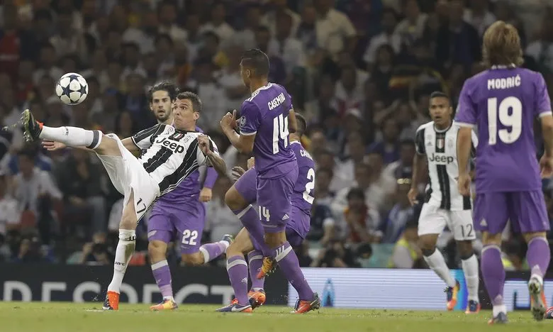 Champions League, il sorteggio dei quarti: Juventus-Real Madrid, Barça-Roma Champions League, il sorteggio dei quarti: Juventus-Real Madrid, Barça-Roma