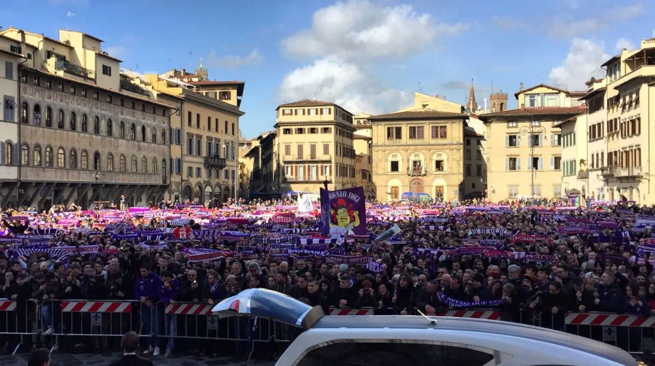 Tutto il calcio, persino il Real Madrid, al funerale di Davide Astori Tutto il calcio, persino il Real Madrid, al funerale di Davide Astori