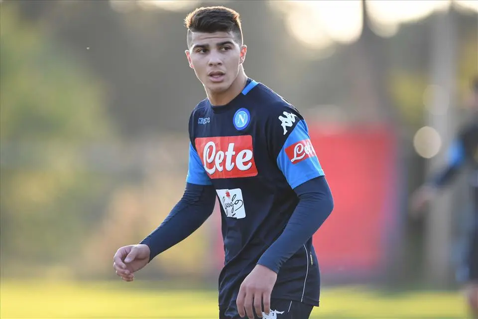 Machach: “Napoli è un club meraviglioso, ma volevo giocare” Machach: “Napoli è un club meraviglioso, ma volevo giocare”