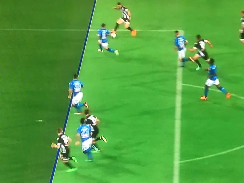 Napoli-Udinese, la rete di Jankto in posizione molto dubbia Napoli-Udinese, la rete di Jankto in posizione molto dubbia