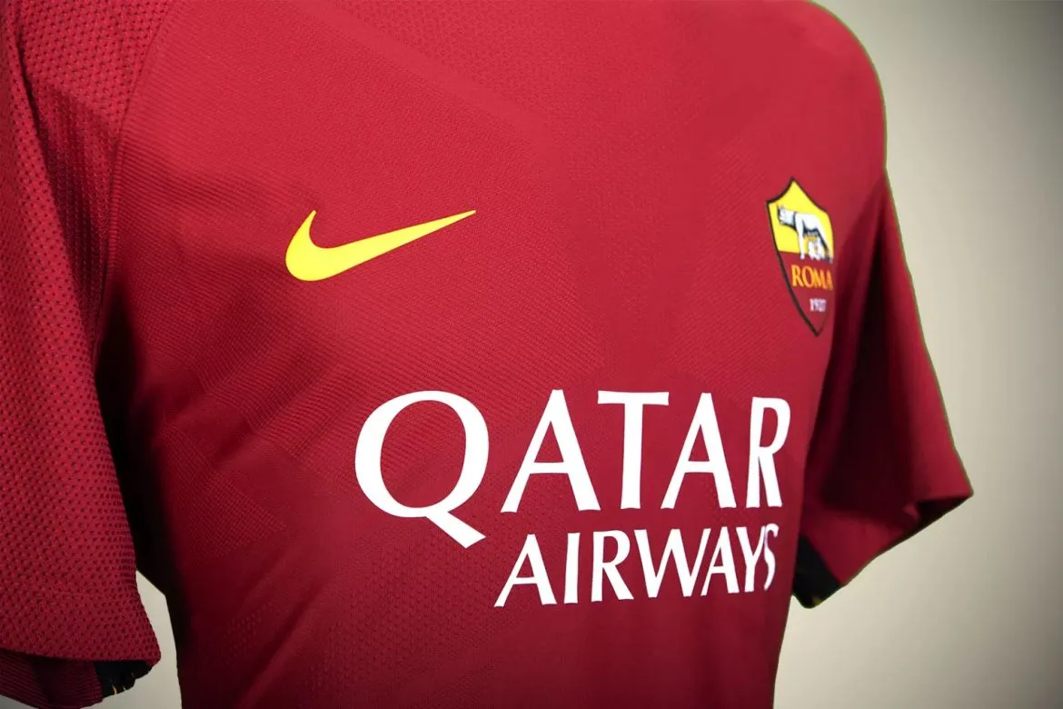 Qatar Airways sponsor del Napoli sarebbe un altro passo verso un brand internazionale Qatar Airways sponsor del Napoli sarebbe un altro passo verso un brand internazionale